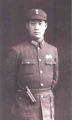 林正亨从南京中央陆军军官学院毕业后赴昆仑关作战前留影