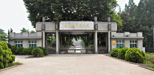 桂子山烈士陵园（摄于2010年），吴建林烈士长眠地
