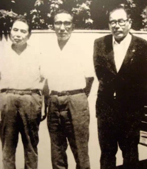 日籍中共党员尾崎庄太郎、西里龙夫、中西功（左起）合影