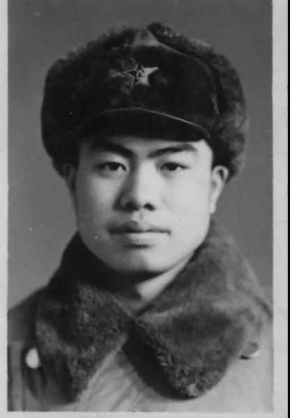 1954年进入哈尔滨军事工程学院学习