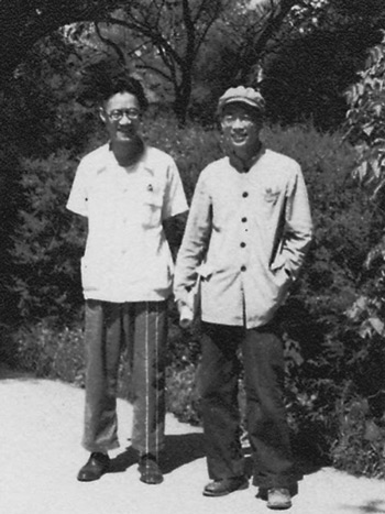 汪楚宝（左）与弟弟汪衡，汪衡是《毛泽东自传》翻译者