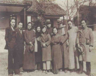 20世纪30年代，曹孟君与部分读书会成员在南京合影（左四）.png