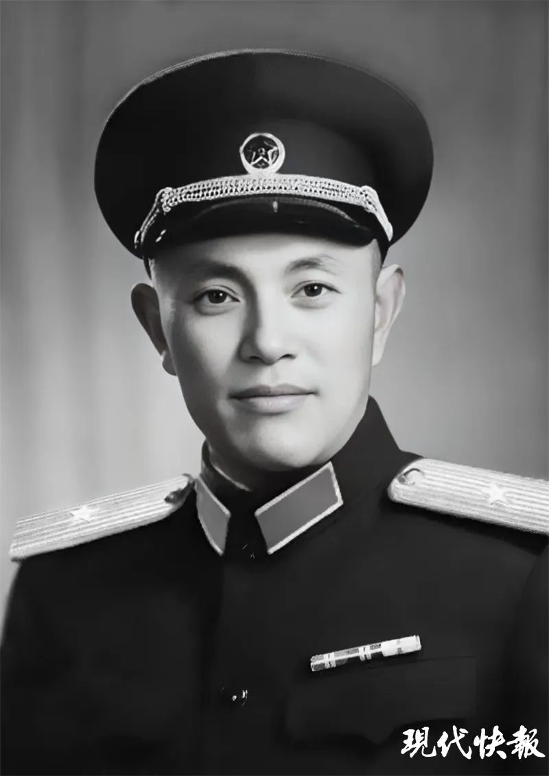 21205057lm70.jpg