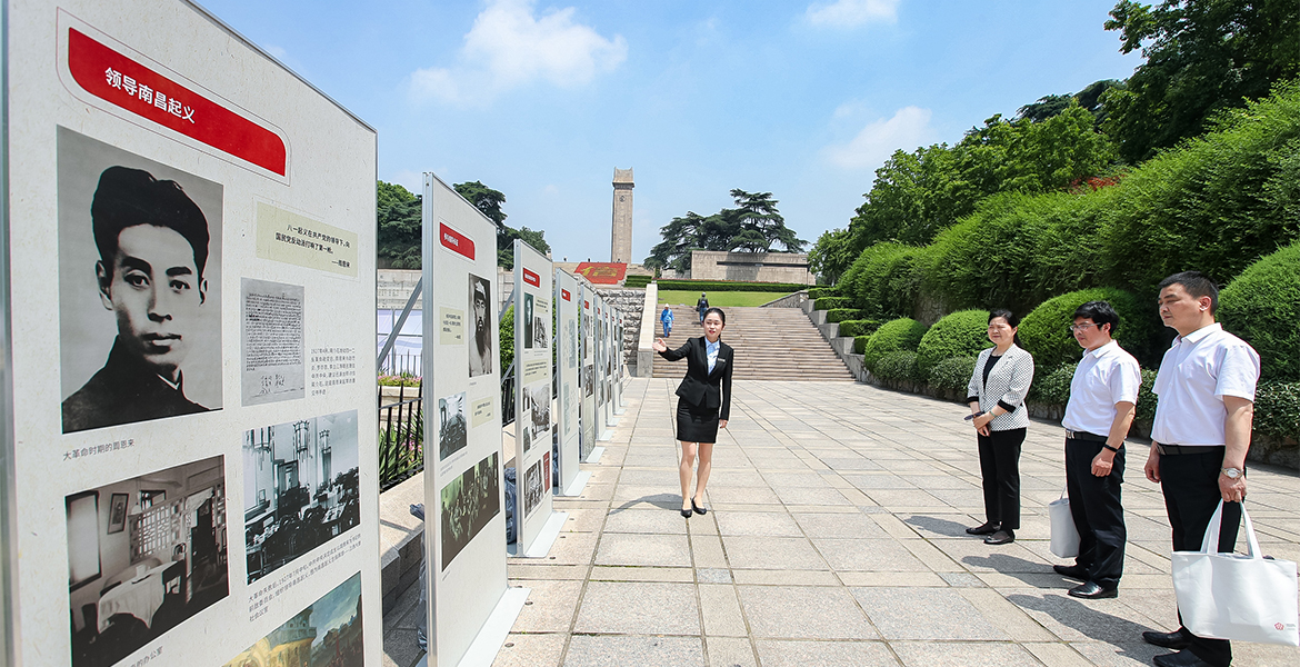 江苏四种革命精神联展讲解员现场讲解