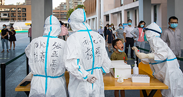 最镜头| 第五轮核酸检测，他们亲历第一线